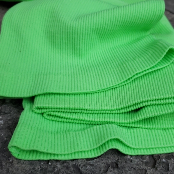 Nylon Ribbed Seamless Racerback Tank & Bike Shorts - Picture 3 of 4